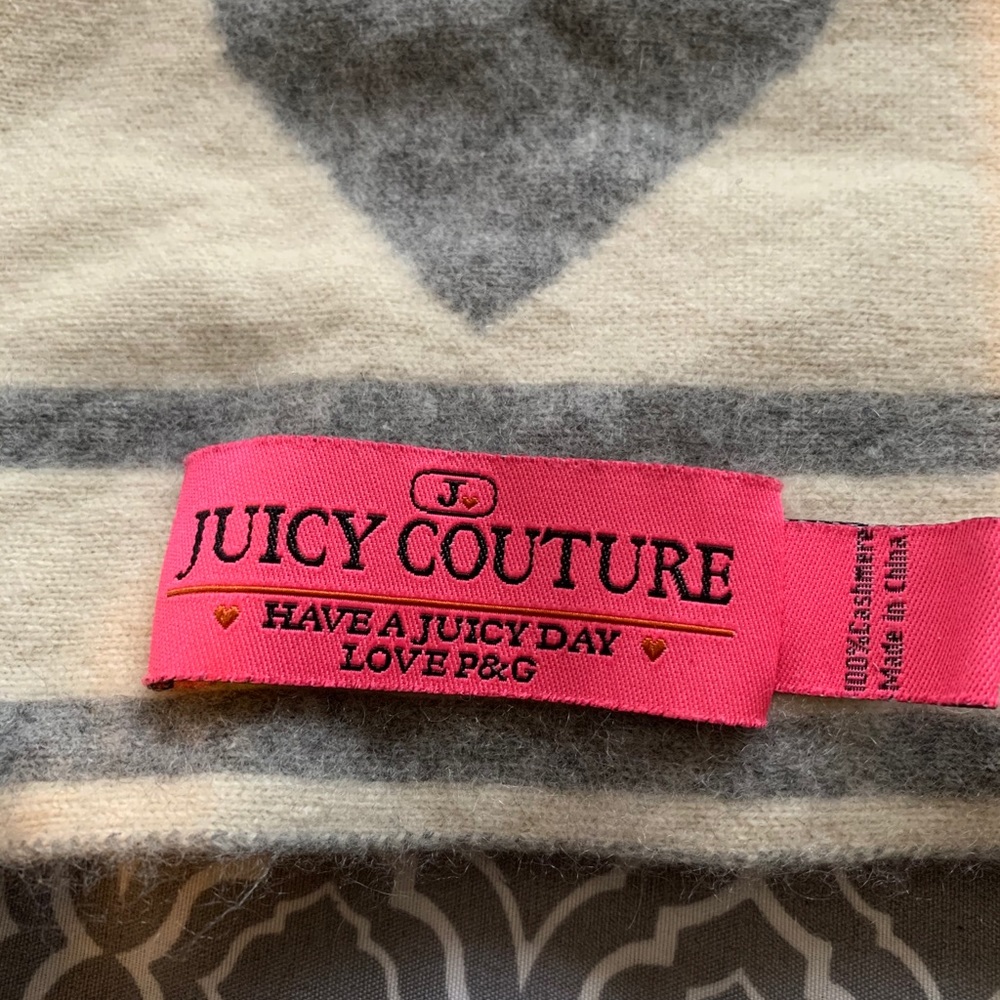 Juicy couture scarf